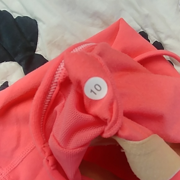 Lululemon Tank - Picture 4 of 6